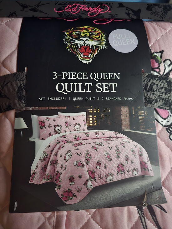 Ed Hardy Other - Ed Hardy Pink 3-Piece Queen Quilt Set